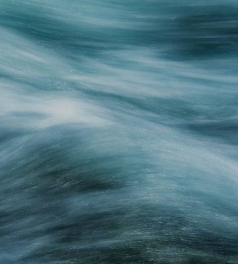 Stromend water